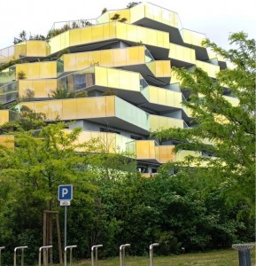 17 immeuble jaune or 2